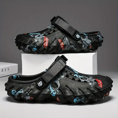 Clogs mit Graffiti-Druck