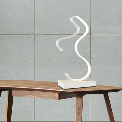 Avelena | Curvy Akril Aufgabenbeleuchtung Minimalismus Led Weiß Kleine Schreibtischlampe In Weiß/Warmem Licht für Schlafzimmer