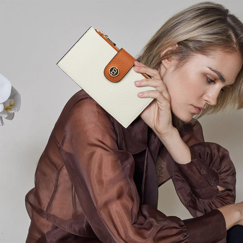 Avelena | Trendige Clutch mit Reißverschlusstaschen und Kartenfächern