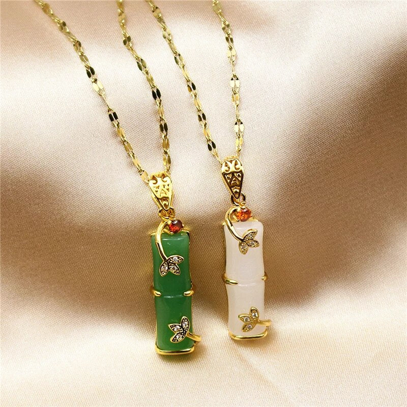Avelena | Jade Amulett Halskette Ein Wunderschönes Halskette mit Einem Spirituellen Touch