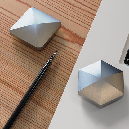 Avelena | Desktop Fingerspitzen Metall Flip-Rotation Spielzeug
