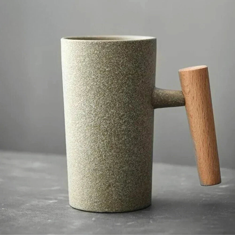 Avelena | ScandiSip Keramiktasse – Minimalistisches skandinavisches Design mit Holzgriff