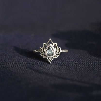 Avelena | Lotus Ring