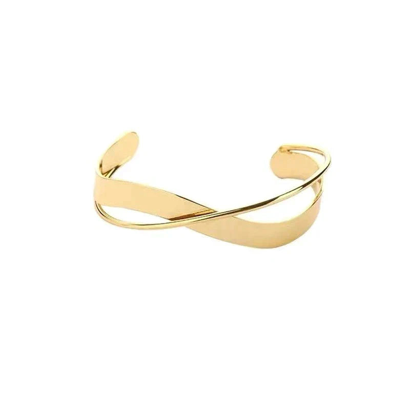 Avelena | Europäisches Armband Erhältlich In Glänzendem Silber und Luxuriösem Gold