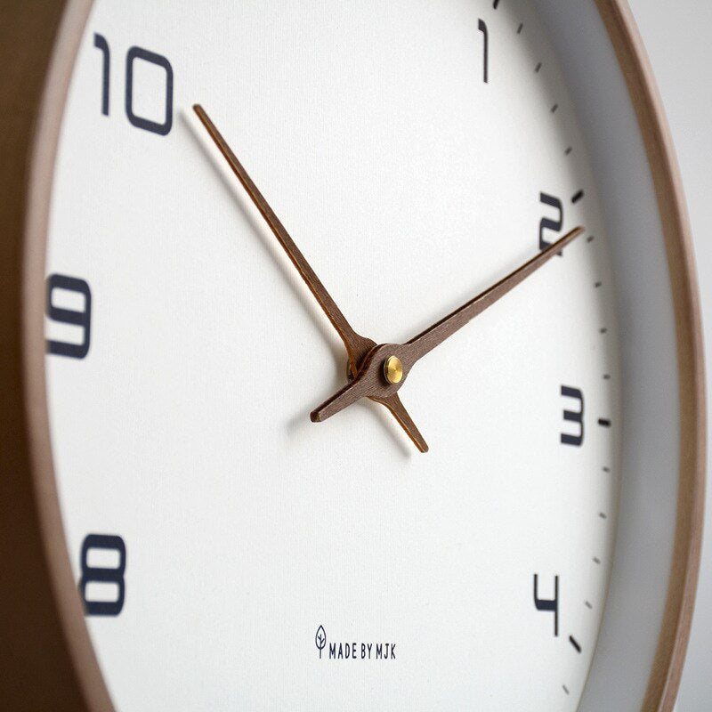 Avelena | Skandinavische Holz-Wanduhr Zeitlose Eleganz & Design