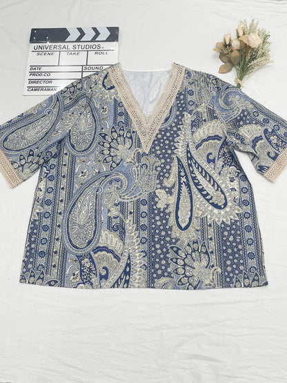 Avelena | Damen-T-Shirt mit Paisleymuster, Kontrastierender Spitze, V-Ausschnitt und Halben Ärmeln