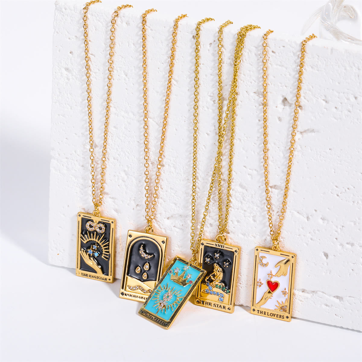Avelena | Amara Tarot Tropfen Anhänger Kette mit Zirkonia Vergoldung