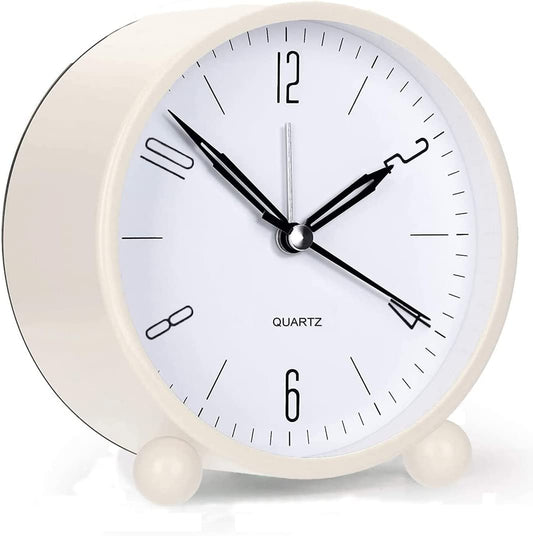 Avelena | 4" Super Silent Non Ticking Analogwecker mit Nachtlicht