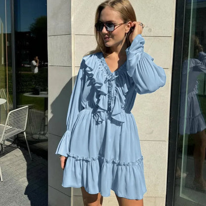Avelena | Langärmeliges Kleid mit Plissiertem V-Ausschnitt und Volants Fashion