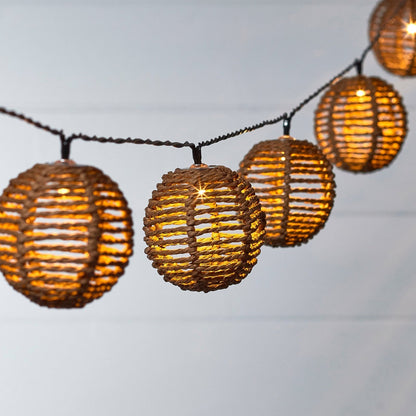 Avelena | Rattan Lichterkette mit Magischer Beleuchtung