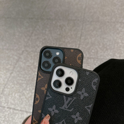 Avelena | LUXE LV GROSS LOGO IPHONE HÜLLE