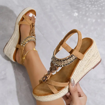 Avelena | Strassverzierte Keilabsatzsandalen für Frauen