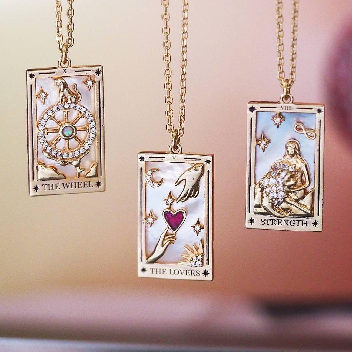 Avelena | Zirkonia Vergoldete Tarot Tropfen Anhänger Halskette Amara
