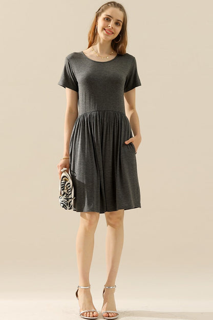 Avelena | Geripptes Kleid mit Taschen