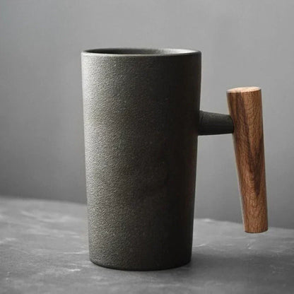 Avelena | ScandiSip Keramiktasse – Minimalistisches skandinavisches Design mit Holzgriff