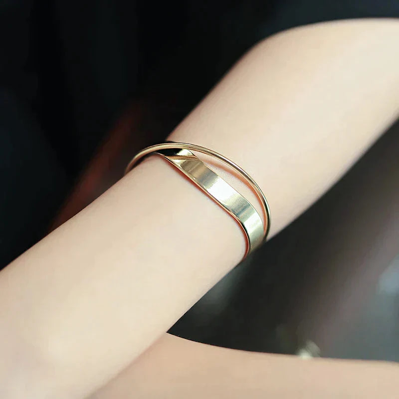 Avelena | Europäisches Armband Erhältlich In Glänzendem Silber und Luxuriösem Gold