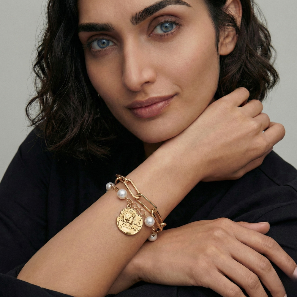 Damen Gliederarmband mit Perlen und Münzanhänger | Shop Nory