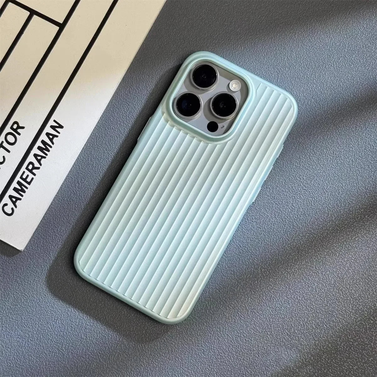 Avelena | ArmorShell | Ultradünnes und Stoßsicheres iPhone-Cover