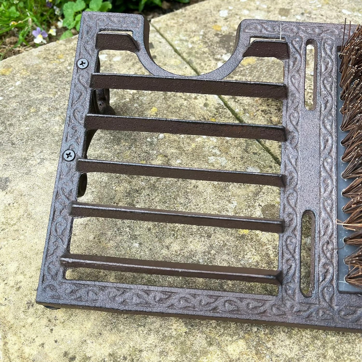 Avelena | Cast Iron Boot Jack, Scraper And Grate