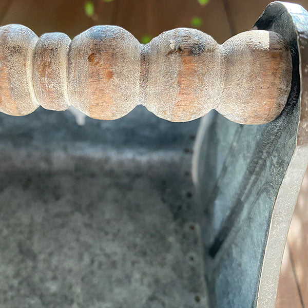 Avelena | Rostige Patina Galvanisierte Metallcaddy mit Holzspindelgriff