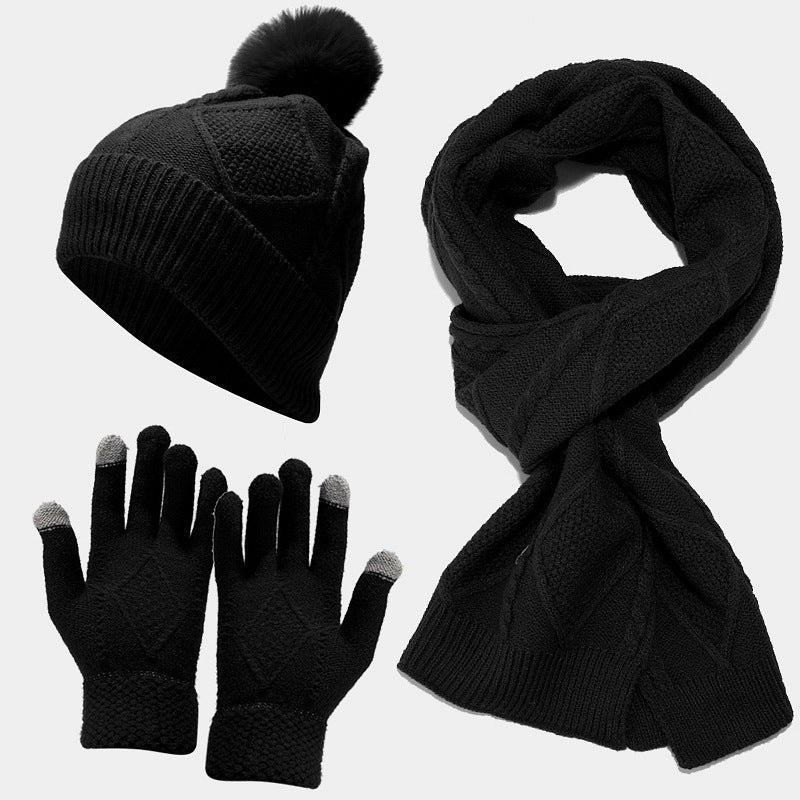 Avelena | Drei-teilige Set von Herbst- und Wintermützen, Schals und Handschuhen