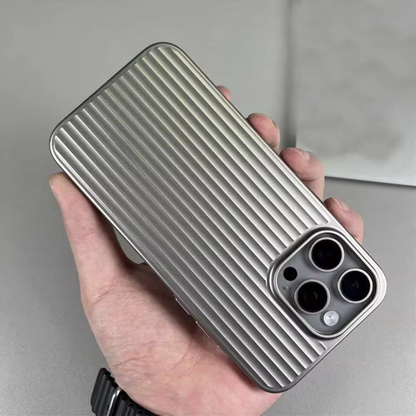 Avelena | ArmorShell | Ultradünnes und Stoßsicheres iPhone-Cover