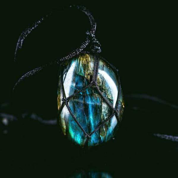 Avelena | Mystical Labradorit Drachenherz Halskette Aris