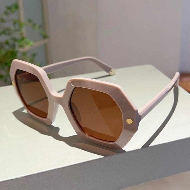 Avelena | Trendy Oversized Sonnenbrillen für Frauen