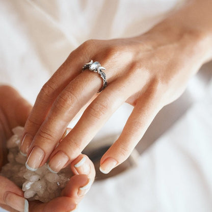 Avelena | Iris Mondstein Statement Ring Machen Sie Einen Gewagten Eindruck