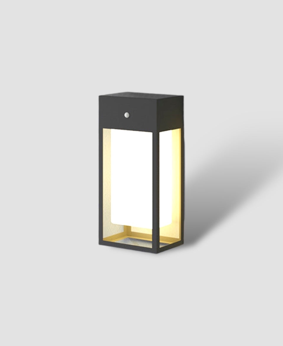 Avelena | SolarAura – Smarte Solar-Wandleuchte für den Garten