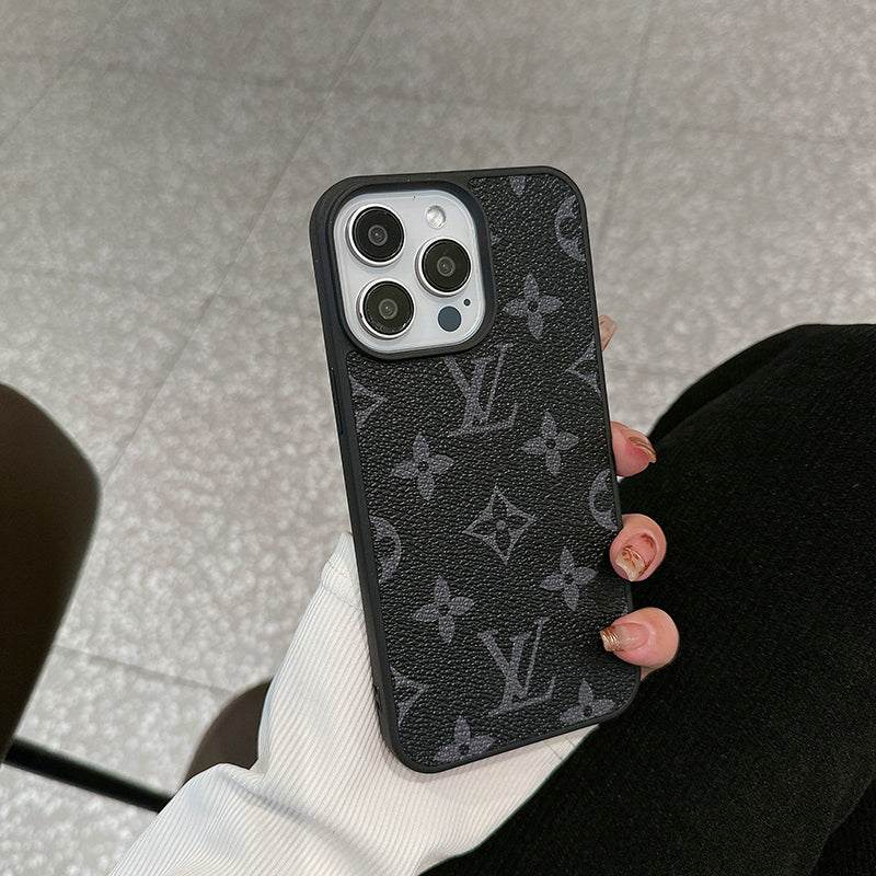 Avelena | LUXE LV GROSS LOGO IPHONE HÜLLE