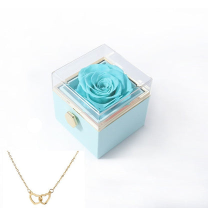 Avelena | 180° Roos Geschenkbox | Mit Gravierter Love Kette