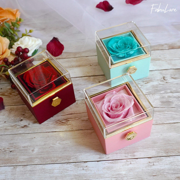 Avelena | [Ideales Geschenk] Ewige Rosenbox - Mit gravierter Halskette & künstlicher Rose