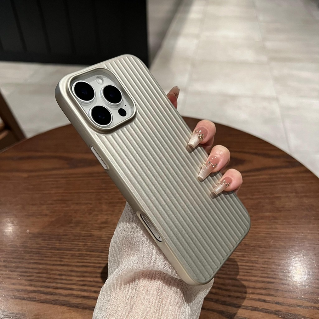 Avelena | ArmorShell | Ultradünnes und Stoßsicheres iPhone-Cover