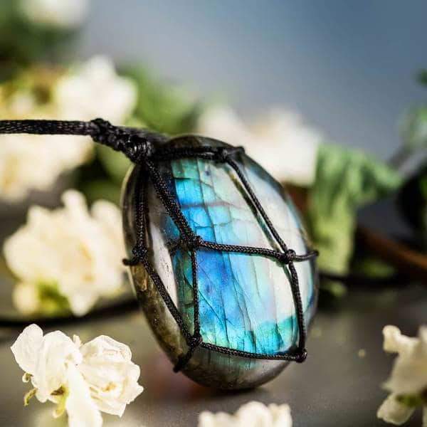 Avelena | DragonHeart Halskette – Mystisches Labradorit Schmuck