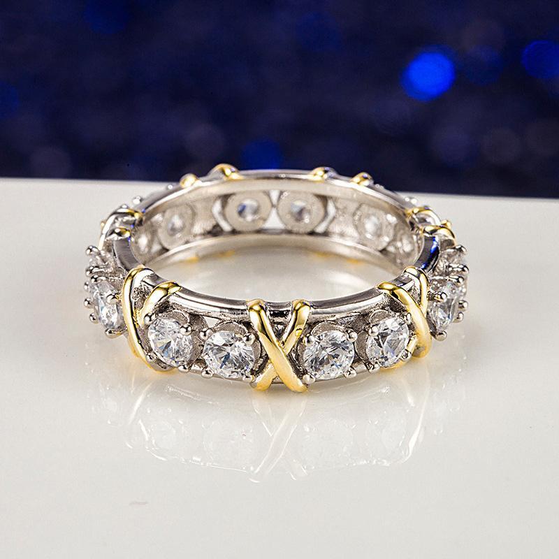 Avelena | Dichroic Inlaid Zircon Ring Erfolg