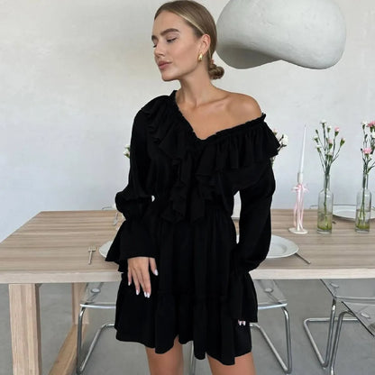 Avelena | Langärmeliges Kleid mit Plissiertem V-Ausschnitt und Volants Fashion