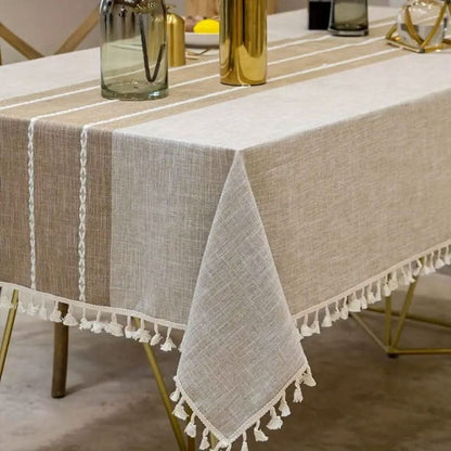 Avelena | TableCover – Stilvoller, rustikaler Schutz für Ihren Esstisch