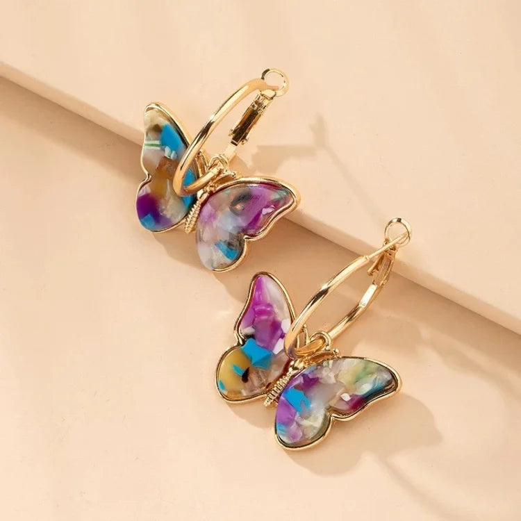 Avelena | Vergoldete Schmetterling Ohrringe mit Funkelnden Acrylkristallen Mariposa Eleganz