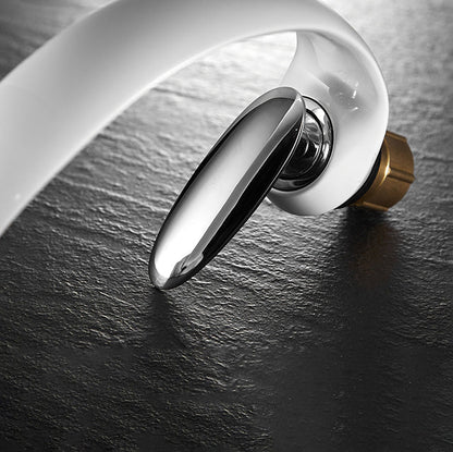 Avelena | Einzigartiger Badezimmer Wasserfallauslauf Messing Waschbeckenarmatur