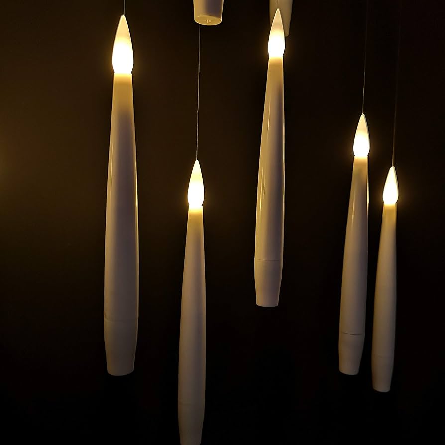 Avelena | Schwebende LED Kerzen Set | 12 Stück mit Fernbedienung & Aufhängung | Flammenlose Deko