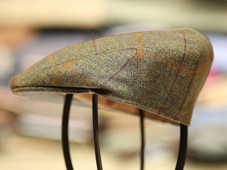 Avelena | Garforth Tweed Schirmmütze Derwent Grün