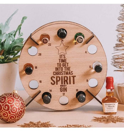 Avelena | Adventskalender Holz | Weihnachtsbaum Form | Befüllbar mit Bier, Wein & Mini-Flaschen