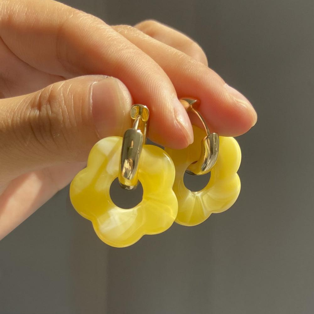 Avelena | Ohrringe – Elegante goldene Blumendesigns