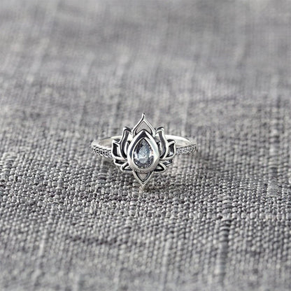 Avelena | Lotus Ring