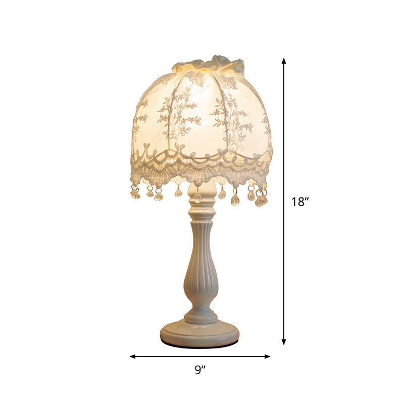 Avelena | Pastoral Dome Nachtischlampe Stoff 1 Licht Mädchen Schlafzimmer Nachtisch Licht In Weiß mit Spitzen Dekor