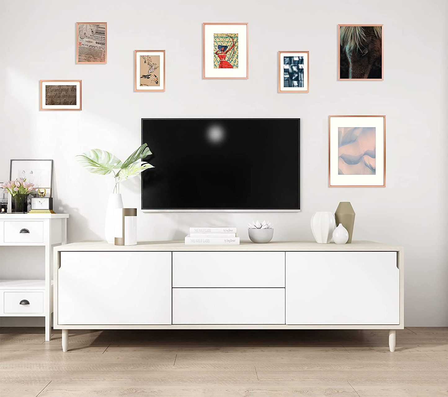 Avelena | Frametory, Aluminium Bilderrahmen Set Von 7 - Rose Gold Galerie Wandkit - Zeigt Ein 11X14, Zwei 8X10 Und Vier 5X7 Zoll Bilder Für Wohnkultur