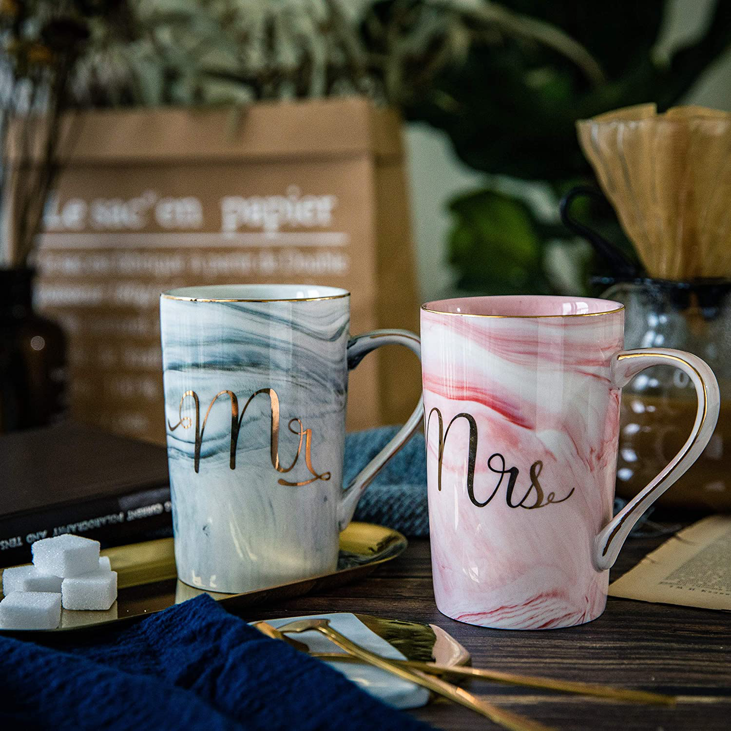 Avelena | Jumway Mr und Mrs Kaffeetassen - Hochzeitsgeschenke für Braut und Bräutigam - Geschenke für Brautparty Verlobung Hochzeit und Geschenke für Paar Jubiläum - Keramik-Marmortassen 14 Oz Pink