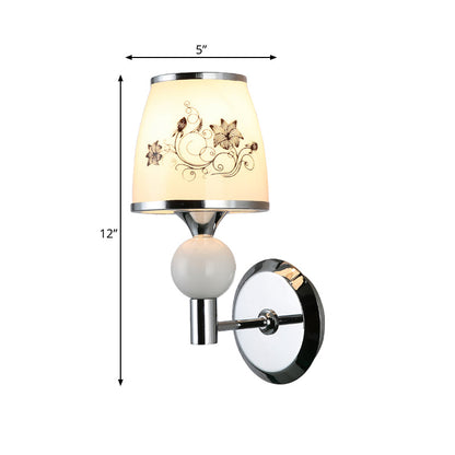 Avelena | Pastoral Geschwungene Wandlampe Einzelbirne Weiß Muster Glas Wandleuchte In Chrom