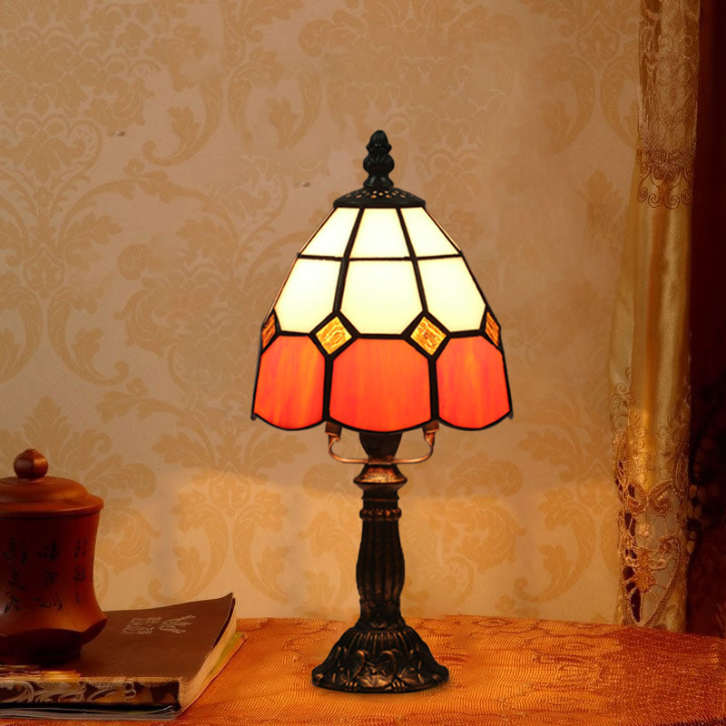 Avelena | Dome Nachttischlampe Mission Gemischtes Kunstglas 1 Kopf Beige/Gelb/Orange Kariert Muster Nachttischbeleuchtung für Schlafzimmer